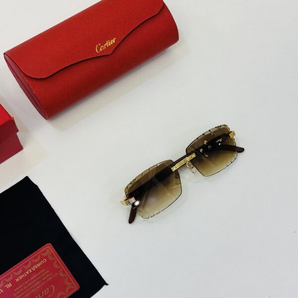 LUNETTES SOLAIRES PANTHÈRE DE CARTIER
