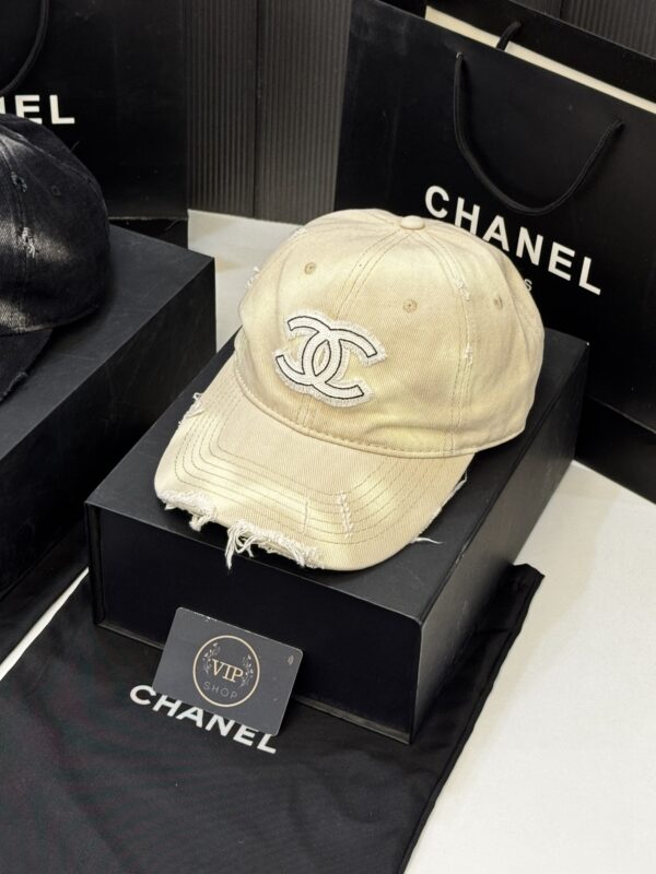 Casquette chanel beige