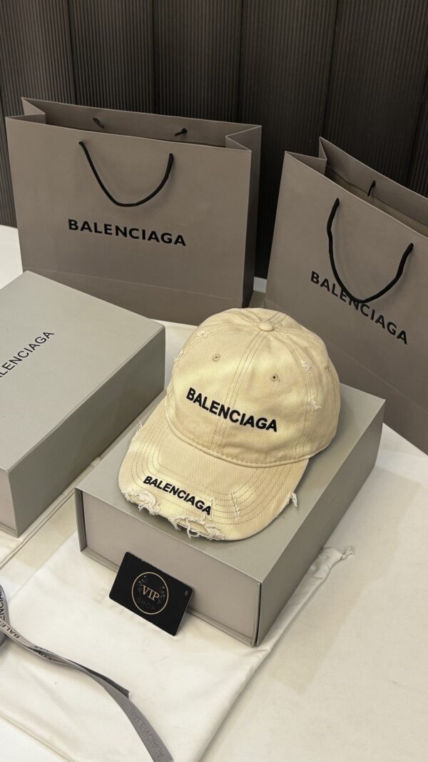 Casquette balanciaga blanc cassé