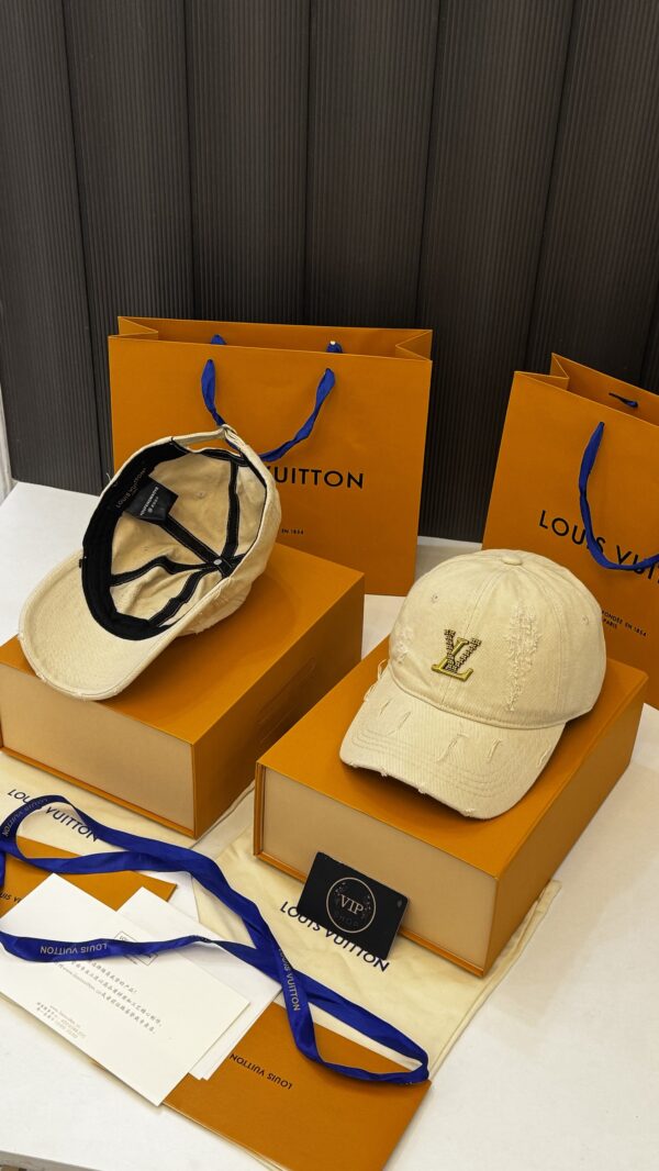 Lv blanc cassé