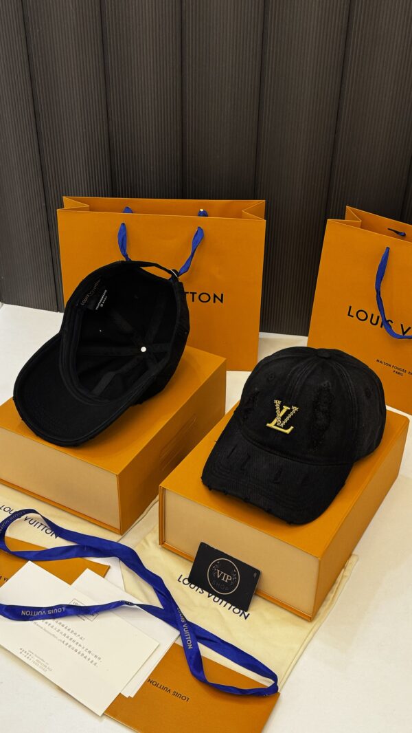 Lv black