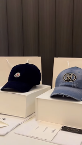 Casquette gucci/moncler