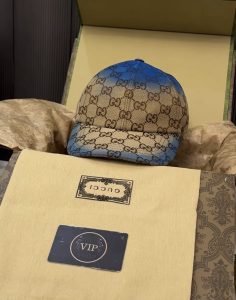 Casquette gucci beige avec bleu ( triple A )