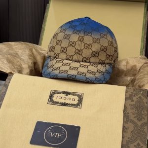Casquette gucci beige avec bleu ( triple A )